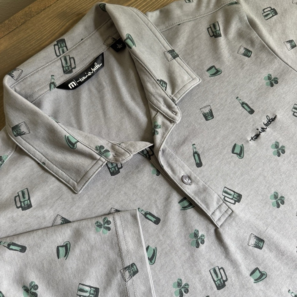 Travis Mathew Men's Large Treasure Hunt St Pattys Day‎ Short Sleeve Polo Shirt